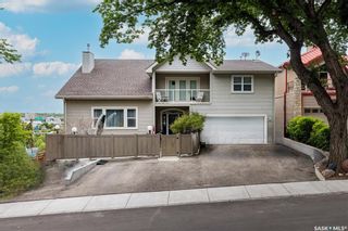 Photo 3: 233 11th Street East in Saskatoon: Nutana Residential for sale : MLS®# SK956857