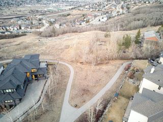 Photo 4: 36 Coulee Park SW in Calgary: Cougar Ridge Detached for sale : MLS®# A2127354