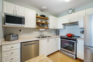 Photo 7: 403 2551 PARKVIEW Lane in Port Coquitlam: Central Pt Coquitlam Condo for sale in "THE CRESCENT" : MLS®# R2757589