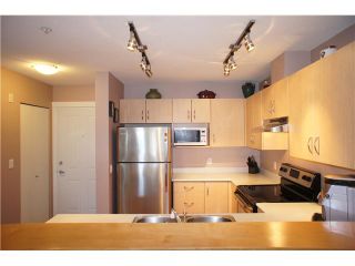 Photo 2: 306 3038 E KENT Avenue in Vancouver: Fraserview VE Condo for sale in "SOUTH HAMPTON" (Vancouver East)  : MLS®# V954697
