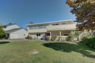 Photo 2: 3451 ULLSMORE Avenue in Richmond: Seafair House for sale : MLS®# R2725361