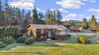 Photo 1: 4604 Dove Creek Rd in Courtenay: CV Courtenay West House for sale (Comox Valley)  : MLS®# 949583