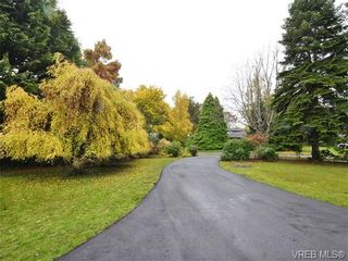 Photo 3: 2990 Rutland Rd in VICTORIA: OB Uplands House for sale (Oak Bay)  : MLS®# 719689