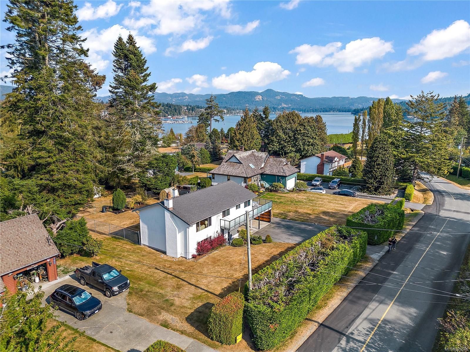 Main Photo: 7030 Deerlepe Rd in Sooke: Sk Whiffin Spit House for sale : MLS®# 928136