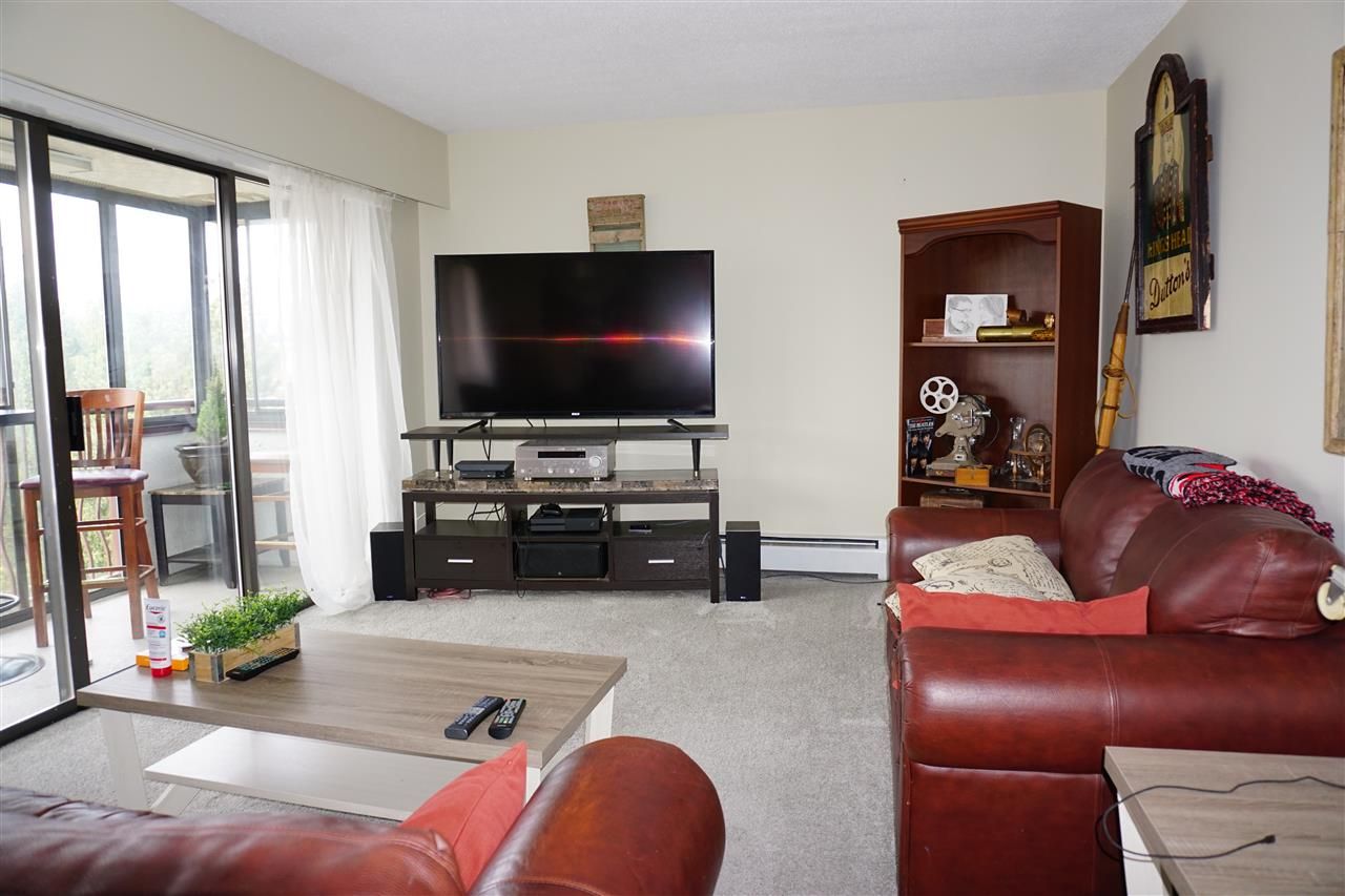 Photo 6: Photos: 306 32885 GEORGE FERGUSON Way in Abbotsford: Central Abbotsford Condo for sale in "Fairview Manor" : MLS®# R2532926