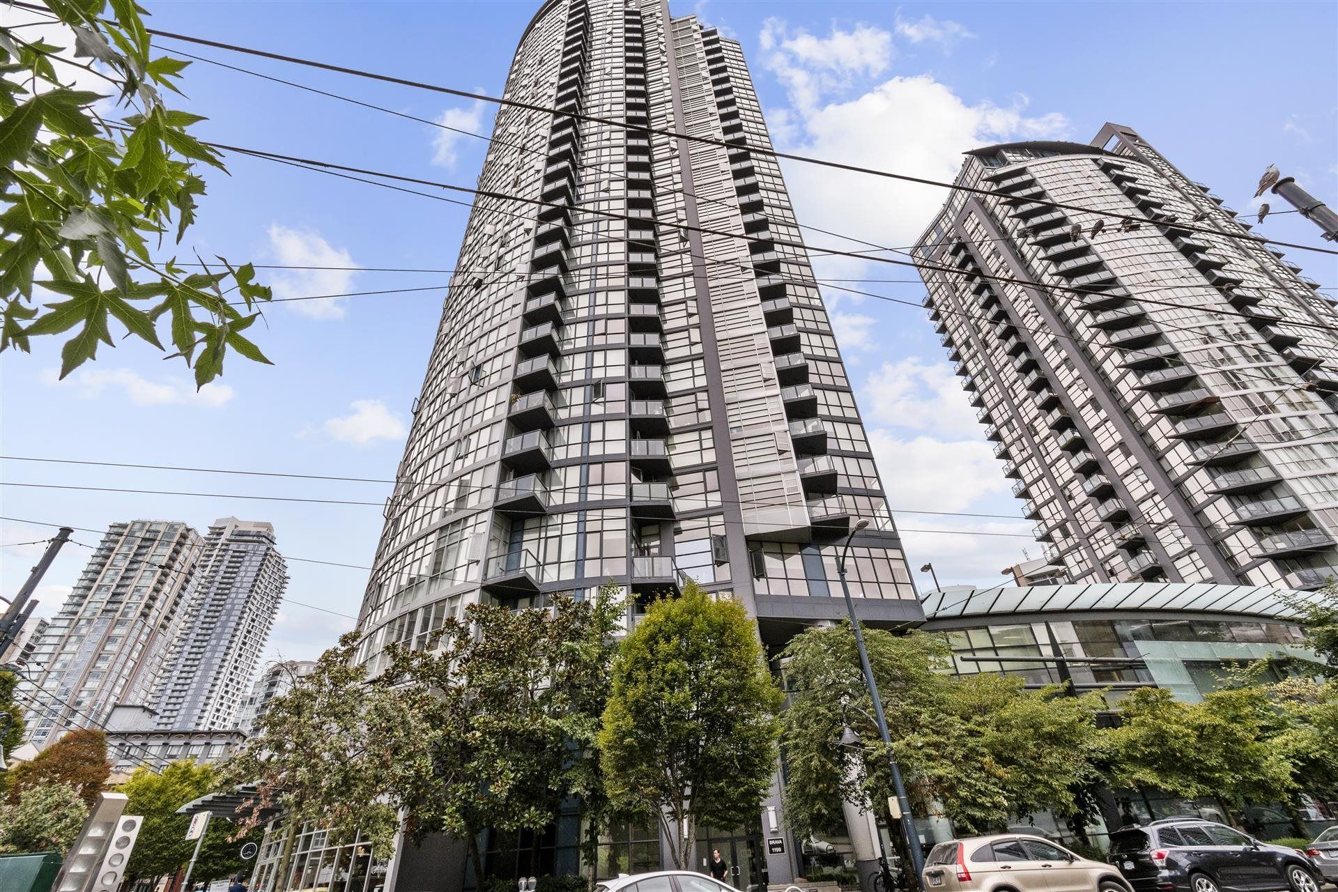 Main Photo: 2203 1199 SEYMOUR Street in Vancouver: Downtown VW Condo for sale (Vancouver West)  : MLS®# R2838511