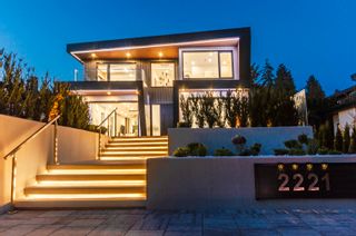 Photo 4: 2221 KINGS Avenue in West Vancouver: Dundarave House for sale in "Dundarave" : MLS®# R2871598