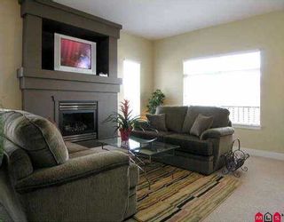 Photo 4: 13 6195 168 ST in Surrey: Cloverdale BC Townhouse for sale in "POET'S TRAIL" (Cloverdale)  : MLS®# F2518542