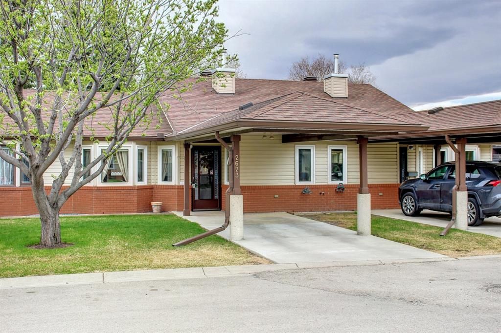 Main Photo: 2623 Dovely Court SE in Calgary: Dover Row/Townhouse for sale : MLS®# A1213020