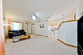 Photo 5: 111 PANORAMA HILLS Place NW in Calgary: Panorama Hills Detached for sale : MLS®# A1023205