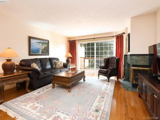 Photo 2: 5 901 Kentwood Lane in VICTORIA: SE Broadmead Row/Townhouse for sale (Saanich East)  : MLS®# 825659