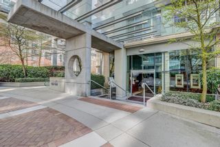 Photo 3: 801 1328 MARINASIDE Crescent in Vancouver: Yaletown Condo for sale in "The Concord" (Vancouver West)  : MLS®# R2821217