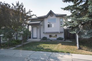Main Photo: 27 Applebrook Circle SE in Calgary: Applewood Park Detached for sale : MLS®# A2002545