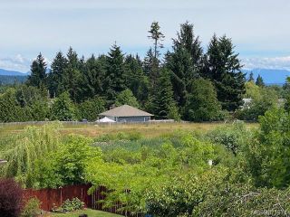 Photo 3: 620 Nelson Rd in Campbell River: CR Campbell River South House for sale : MLS®# 871974