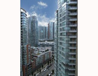 Photo 8: 2002 550 TAYLOR Street in Vancouver: Downtown VW Condo for sale in "TAYLOR" (Vancouver West)  : MLS®# V785875