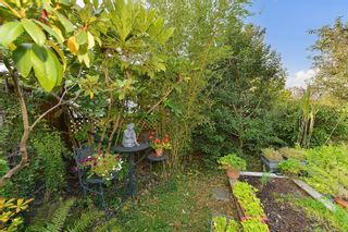 Photo 30: 1058 HOLLY PARK Rd in Central Saanich: CS Brentwood Bay Half Duplex for sale : MLS®# 917203