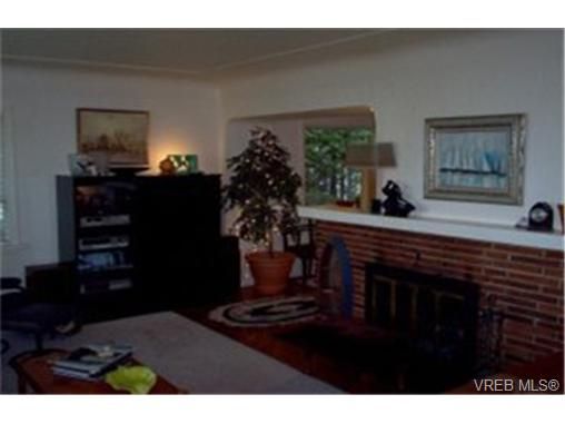 Main Photo: 1079 Finlayson St in VICTORIA: Vi Mayfair House for sale (Victoria)  : MLS®# 325243