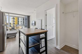 Photo 2: 301 30 Brentwood Common NW in Calgary: Brentwood Apartment for sale : MLS®# A2141352