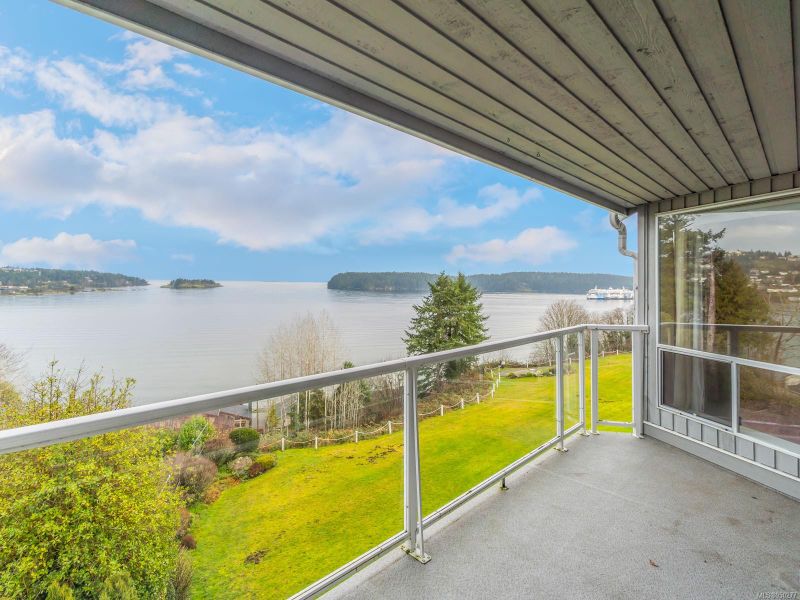 FEATURED LISTING: 429 - 2562 Departure Bay Rd Nanaimo