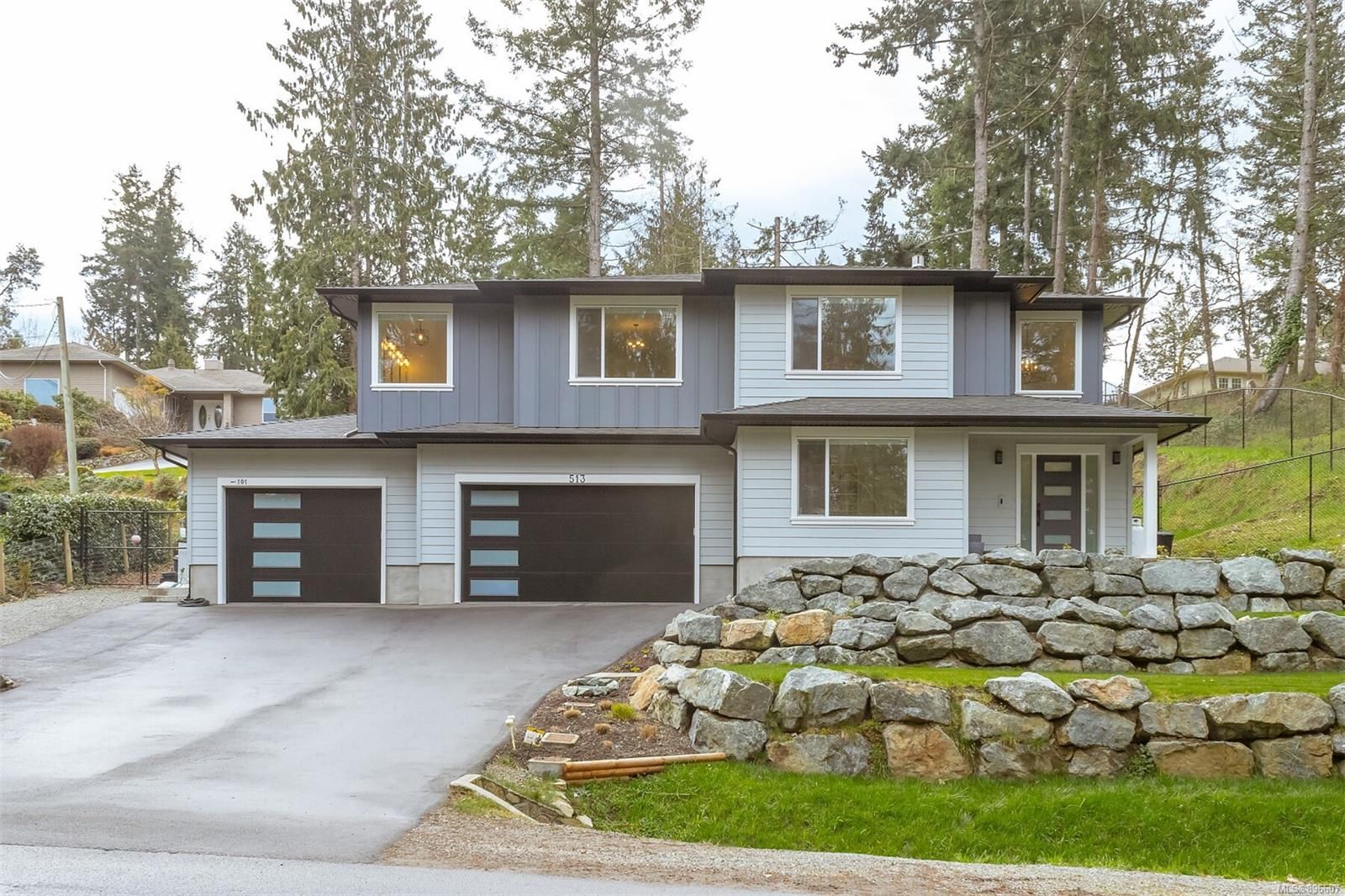 Main Photo: 513 Wain Rd in North Saanich: NS Deep Cove House for sale : MLS®# 896607