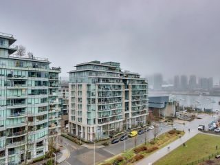 Photo 11: 905 1688 PULLMAN PORTER Street in Vancouver: Mount Pleasant VE Condo for sale in "Navio South" (Vancouver East)  : MLS®# R2653905