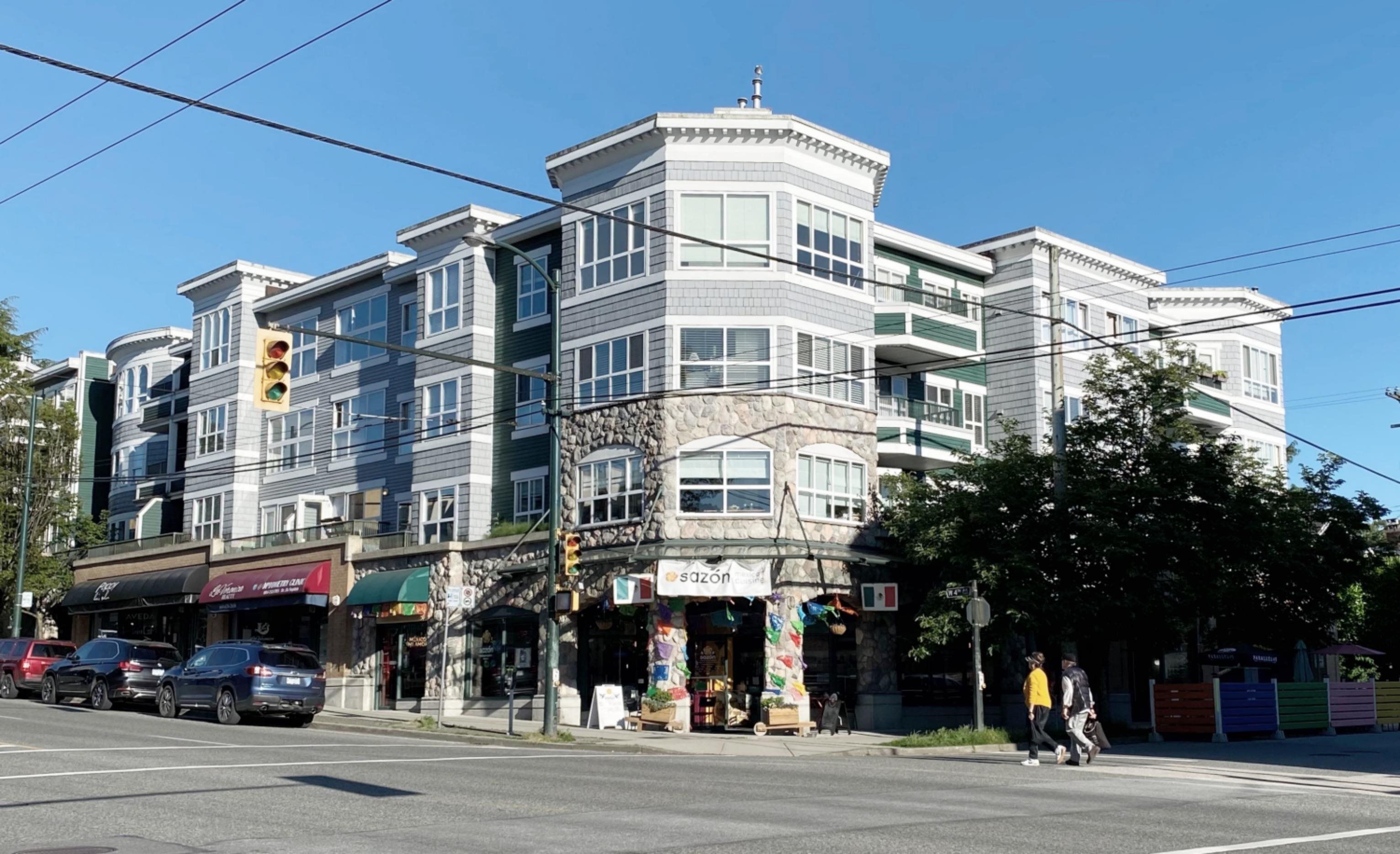 Main Photo: 307 2680 W 4TH Avenue in Vancouver: Kitsilano Condo for sale in "STAR OF KITSILANO" (Vancouver West)  : MLS®# R2724070