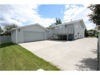Photo 4: 139 Huntstrom Drive NE in CALGARY: Huntington Hills Residential Detached Single Family for sale (Calgary)  : MLS®# C3484011