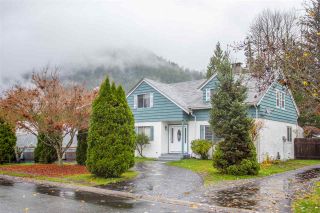 Photo 1: 41318 KINGSWOOD ROAD in Squamish: Brackendale House for sale : MLS®# R2122641