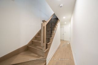 Photo 4: 100 Salina Street in Mississauga: Streetsville House (3-Storey) for sale : MLS®# W8428052
