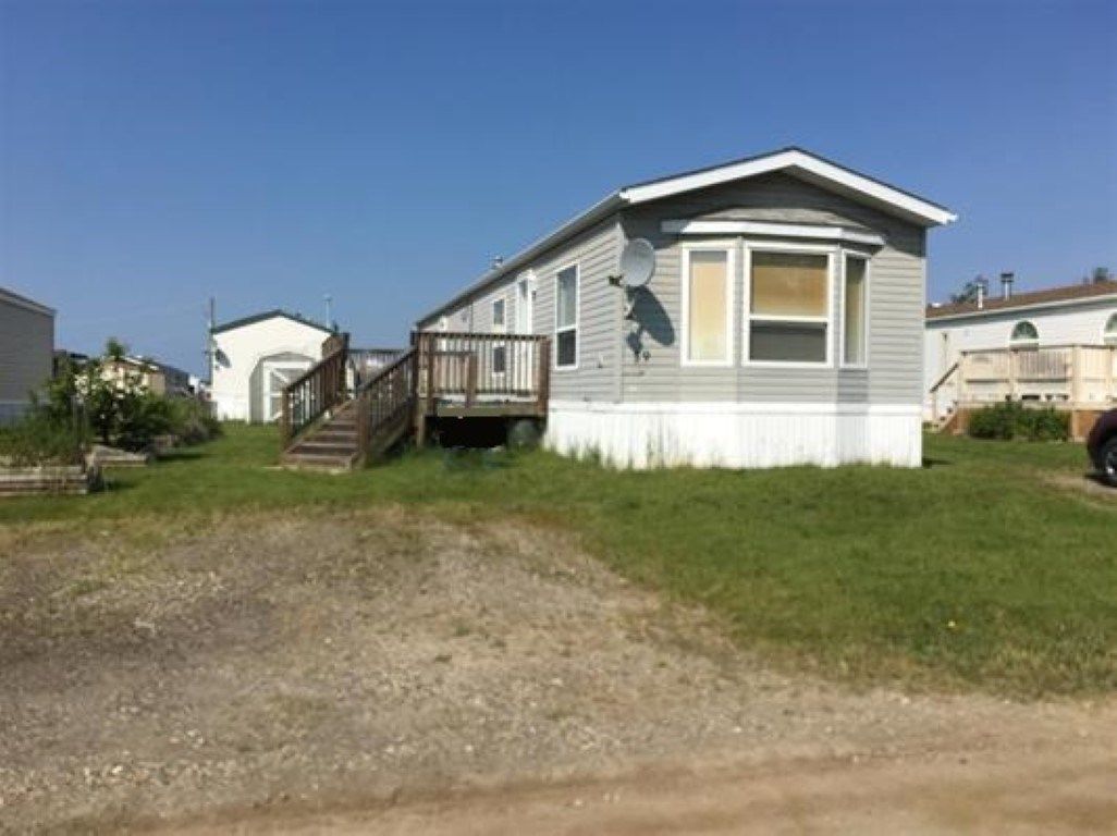 Main Photo: 59 7414 FOREST LAWN Street in Fort St. John: Fort St. John - Rural E 100th Manufactured Home for sale in "FOREST LAWN MHP" (Fort St. John (Zone 60))  : MLS®# R2338005