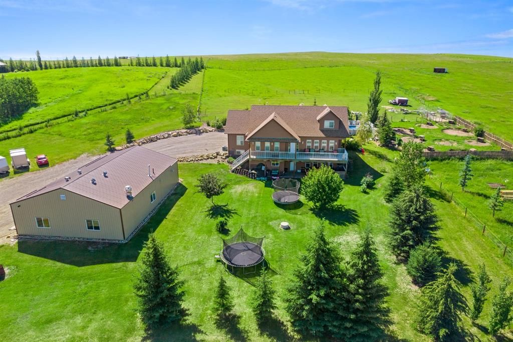 Main Photo: 290077 96 Street E: Rural Foothills County Detached for sale : MLS®# A1252350