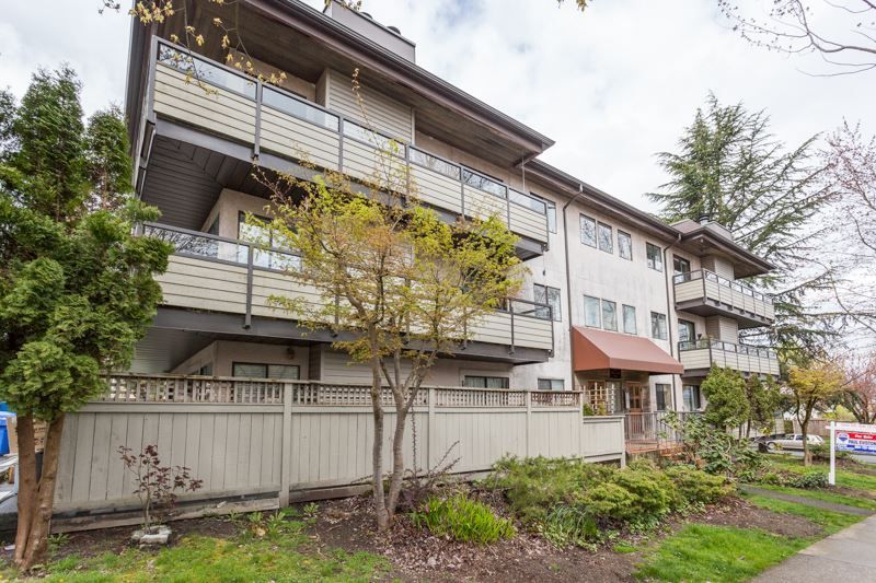 Main Photo: 4 2255 PRINCE ALBERT Street in Vancouver: Mount Pleasant VE Condo for sale (Vancouver East)  : MLS®# R2155754