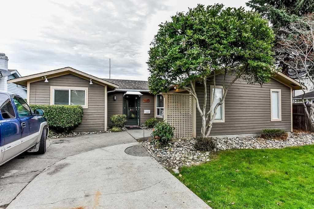 Main Photo: 5455 48A Avenue in Ladner: Hawthorne House for sale : MLS®# R2312020