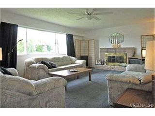 Photo 2:  in VICTORIA: SE Cedar Hill House for sale (Saanich East)  : MLS®# 398561