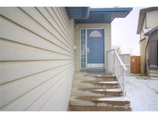 Photo 4: 16118 EVERSTONE Road SW in Calgary: Evergreen House for sale : MLS®# C4085775