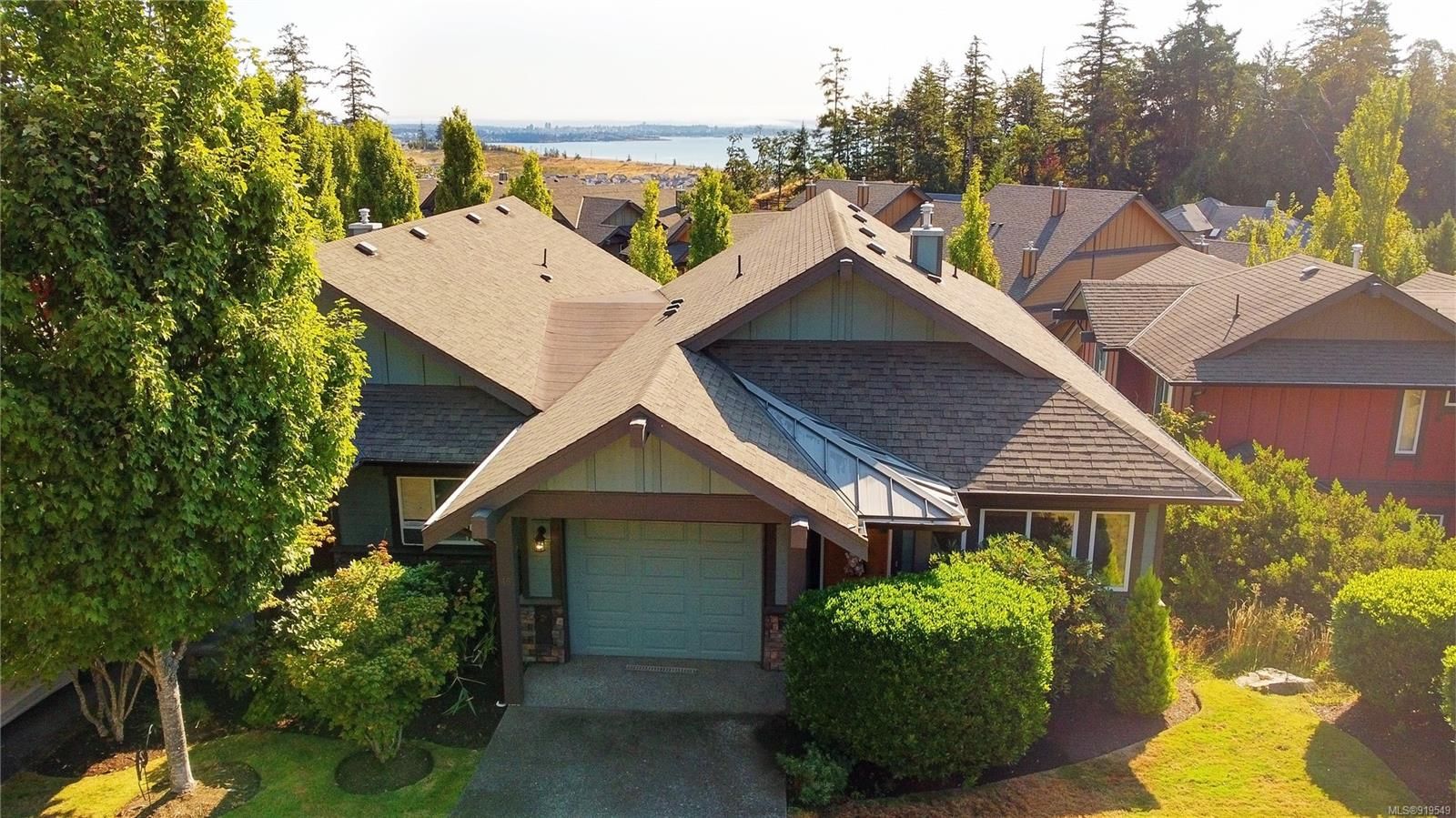 Main Photo: 45 486 Royal Bay Dr in Colwood: Co Royal Bay Row/Townhouse for sale : MLS®# 919549