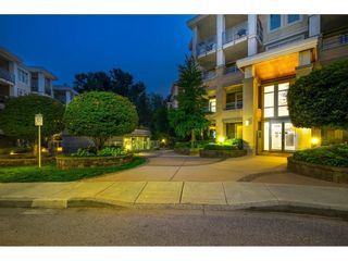 Photo 4: 412 15428 31 Avenue in Surrey: Grandview Surrey Condo for sale in "Headwaters" (South Surrey White Rock)  : MLS®# R2642689