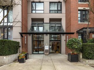 Photo 3: 403 928 HOMER Street in Vancouver: Yaletown Condo for sale (Vancouver West)  : MLS®# R2654308