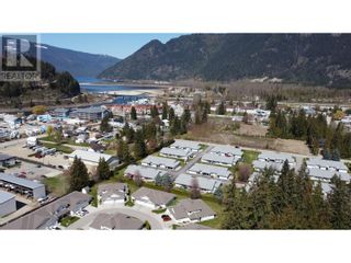 Photo 6: 221 Temple Street Unit# 12 in Sicamous: Condo for sale : MLS®# 10302008