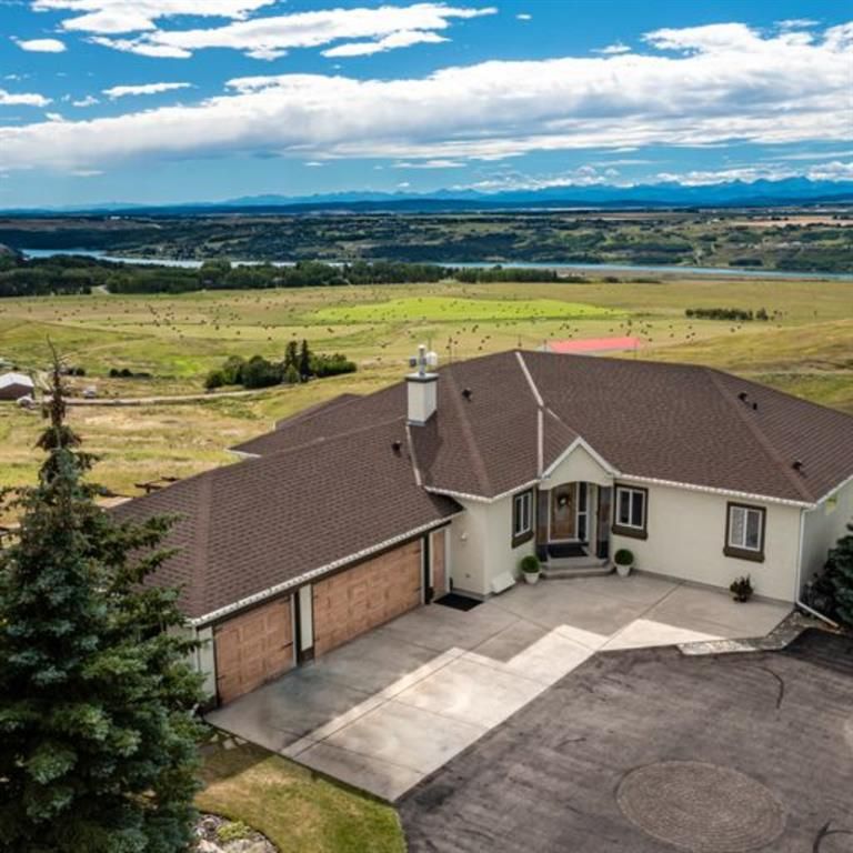 Main Photo: 39 Bearspaw Pointe Place in Rural Rocky View County: Rural Rocky View MD Detached for sale : MLS®# A2018802