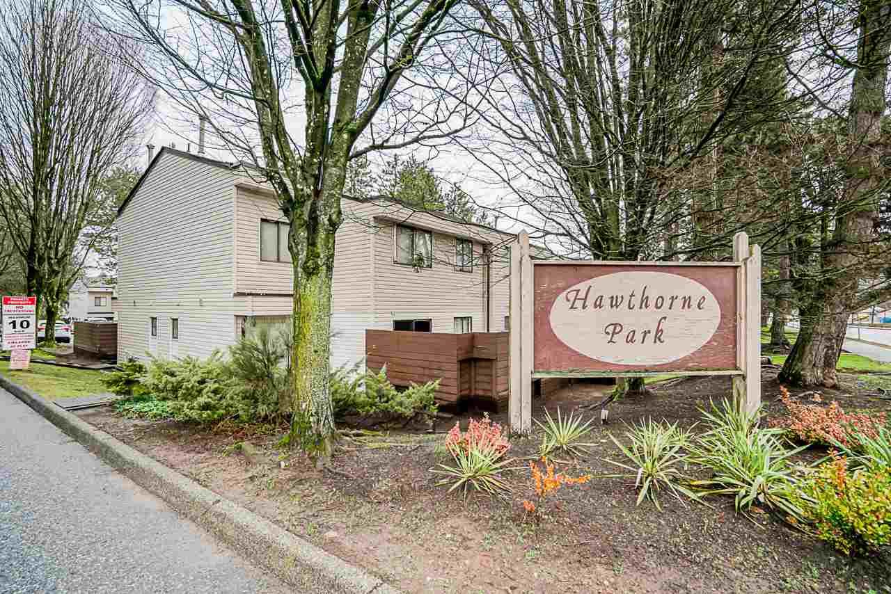 Main Photo: 68 14123 104 Avenue in Surrey: Whalley Townhouse for sale in "Hawthorne Park" (North Surrey)  : MLS®# R2432033