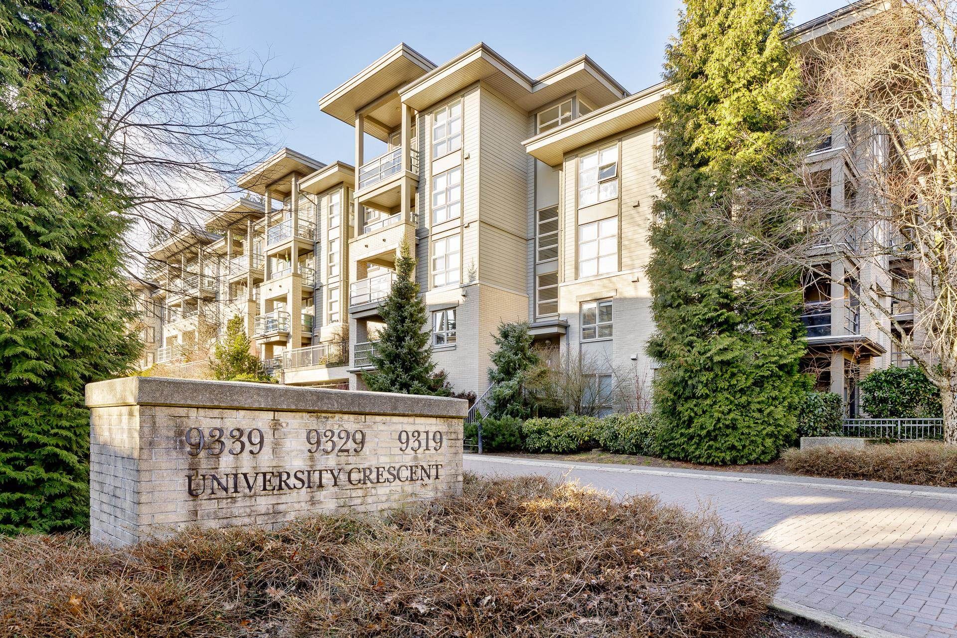Main Photo: 206 9319 UNIVERSITY Crescent in Burnaby: Simon Fraser Univer. Condo for sale (Burnaby North)  : MLS®# R2848466