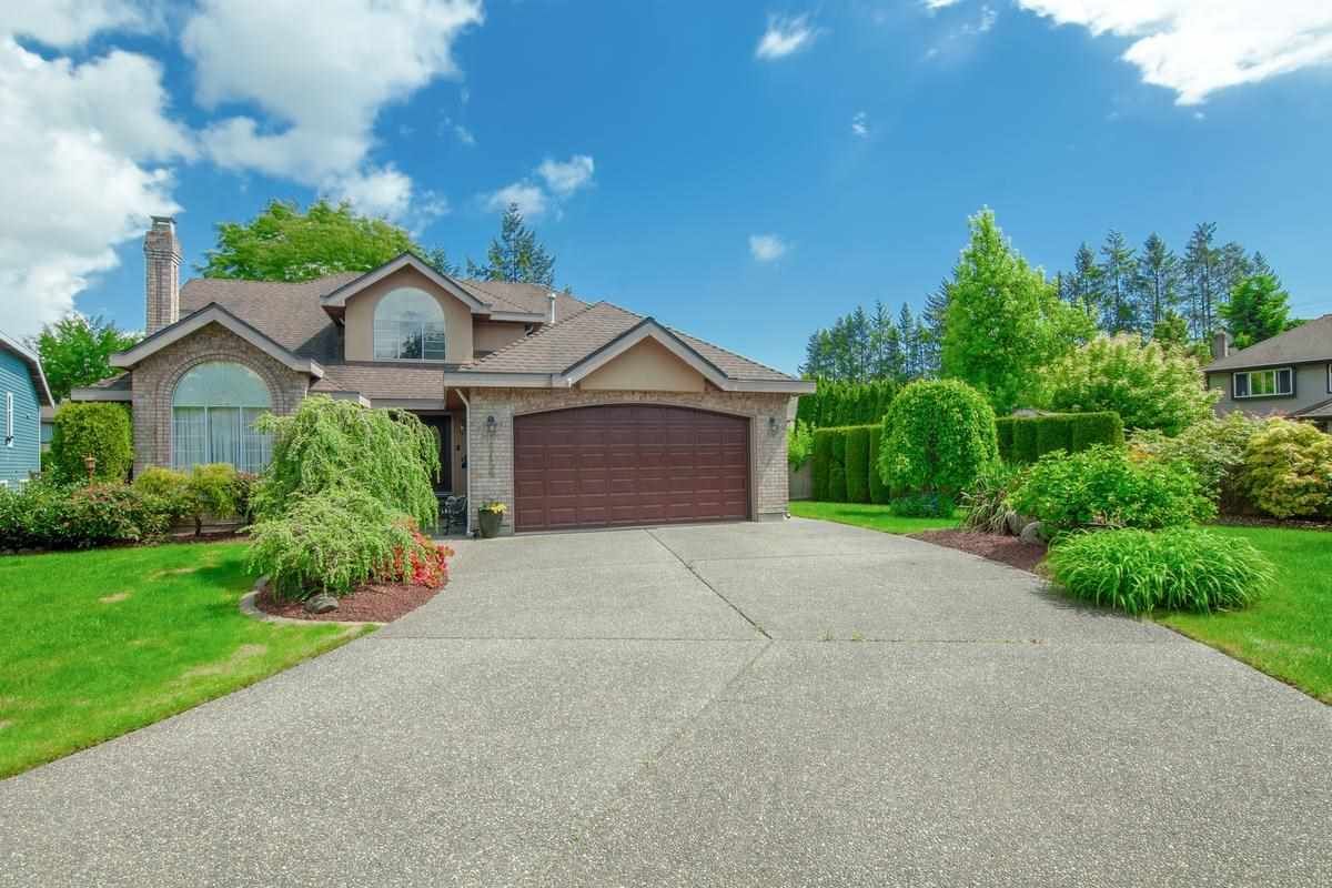 Main Photo: 10456 ASHDOWN Place in Surrey: Fraser Heights House for sale in "GLENWOOD ESTATES in Fraser Heights" (North Surrey)  : MLS®# R2583936