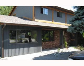 Photo 1: 41272 MEADOW Avenue: Brackendale 1/2 Duplex for sale (Squamish)  : MLS®# V722712