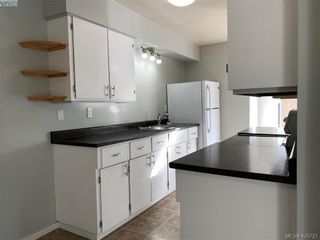 Photo 5: 784 Revilo Pl in VICTORIA: La Langford Proper Half Duplex for sale (Langford)  : MLS®# 832704