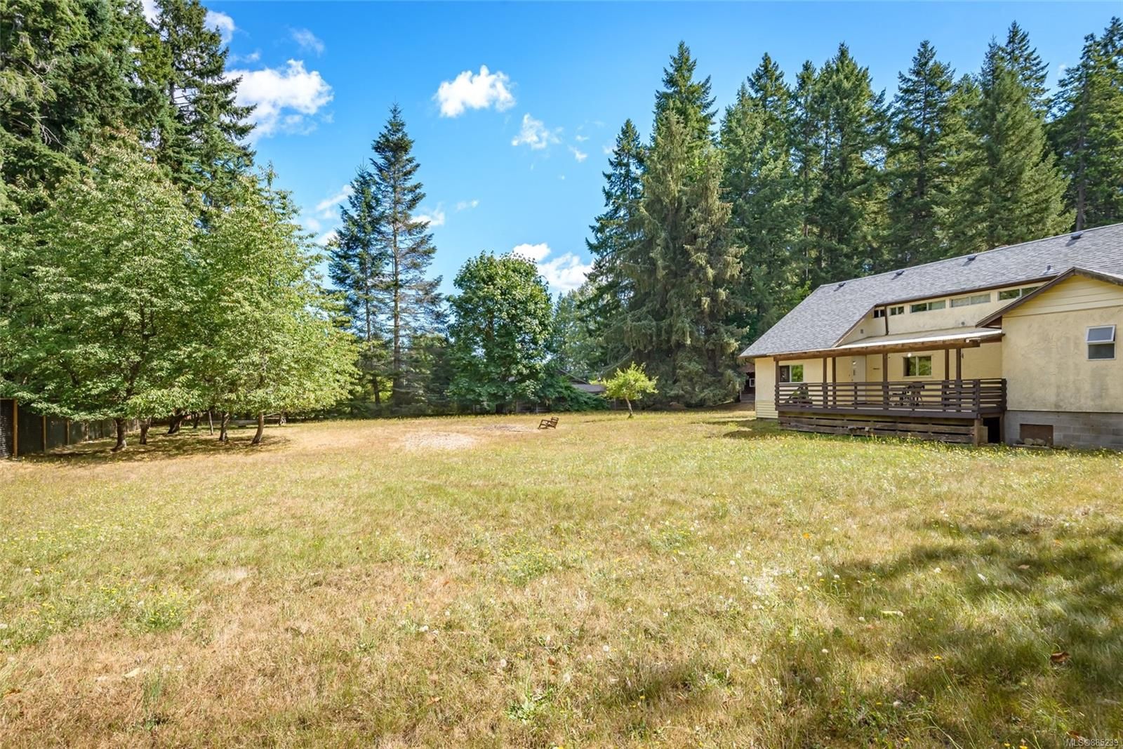 Photo 30: Photos: 2365 Lake Trail Rd in Courtenay: CV Courtenay West House for sale (Comox Valley)  : MLS®# 885239