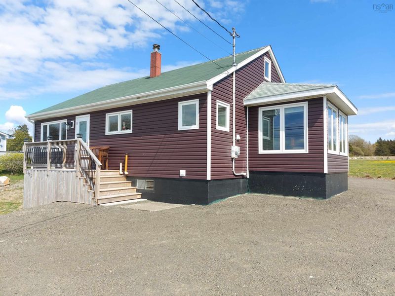 FEATURED LISTING: 8492 1 Highway Meteghan Centre