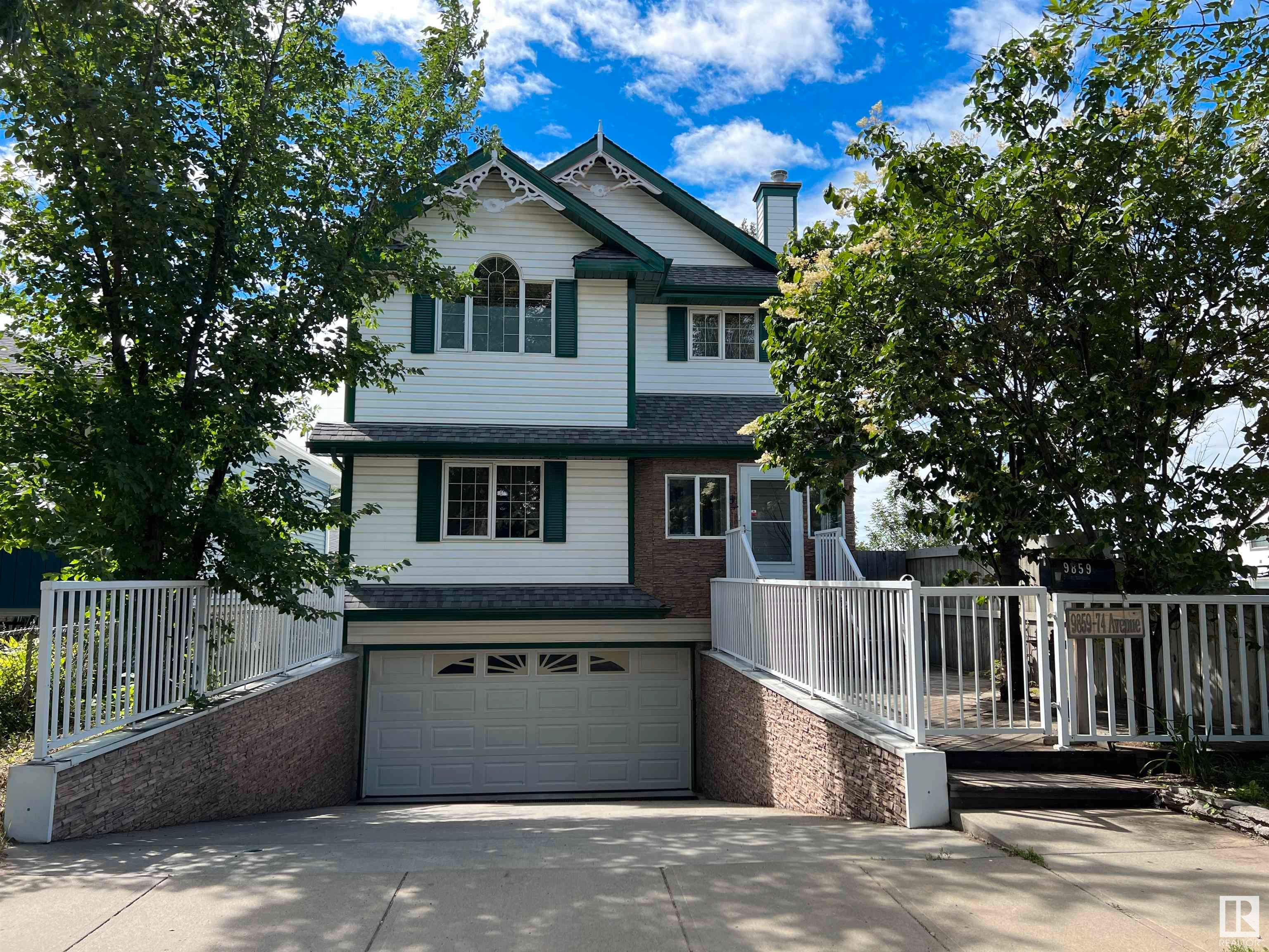 Main Photo: 9859 74 Avenue in Edmonton: Zone 17 House for sale : MLS®# E4304559