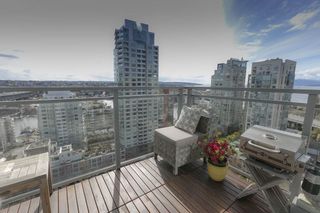 Photo 7: 1704 1455 HOWE STREET in Vancouver: Yaletown Condo for sale (Vancouver West)  : MLS®# R2263056