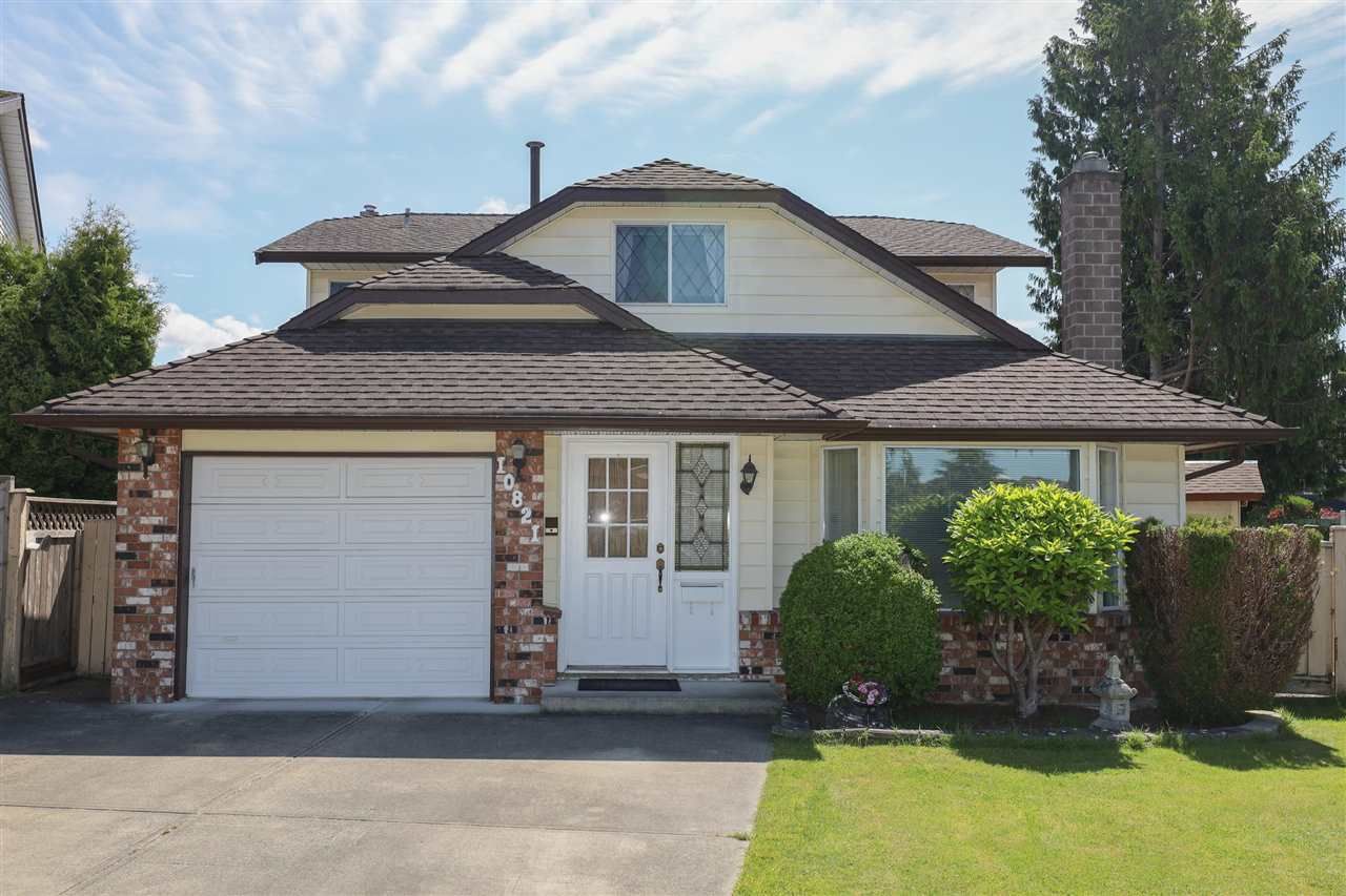 Main Photo: 10821 HOLLYMOUNT Drive in Richmond: Steveston North House for sale : MLS®# R2590985